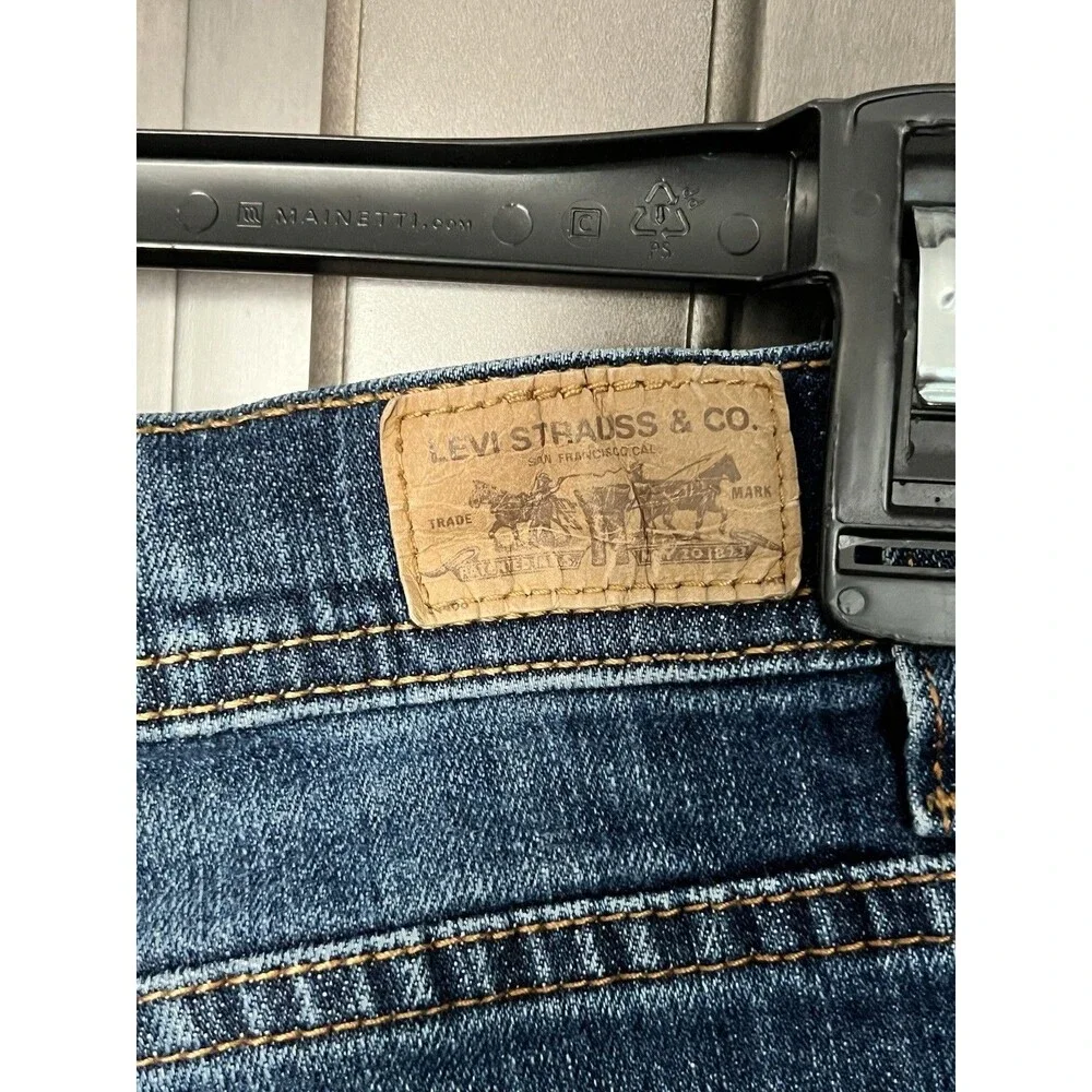 Levi's 505 Straight Leg Jeans Women's Size 12 S/C Medium Wash Denim